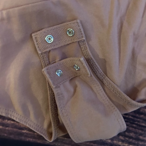 Women’s Lulus Bodysuit with snaps Size Medium - Picture 3 of 4